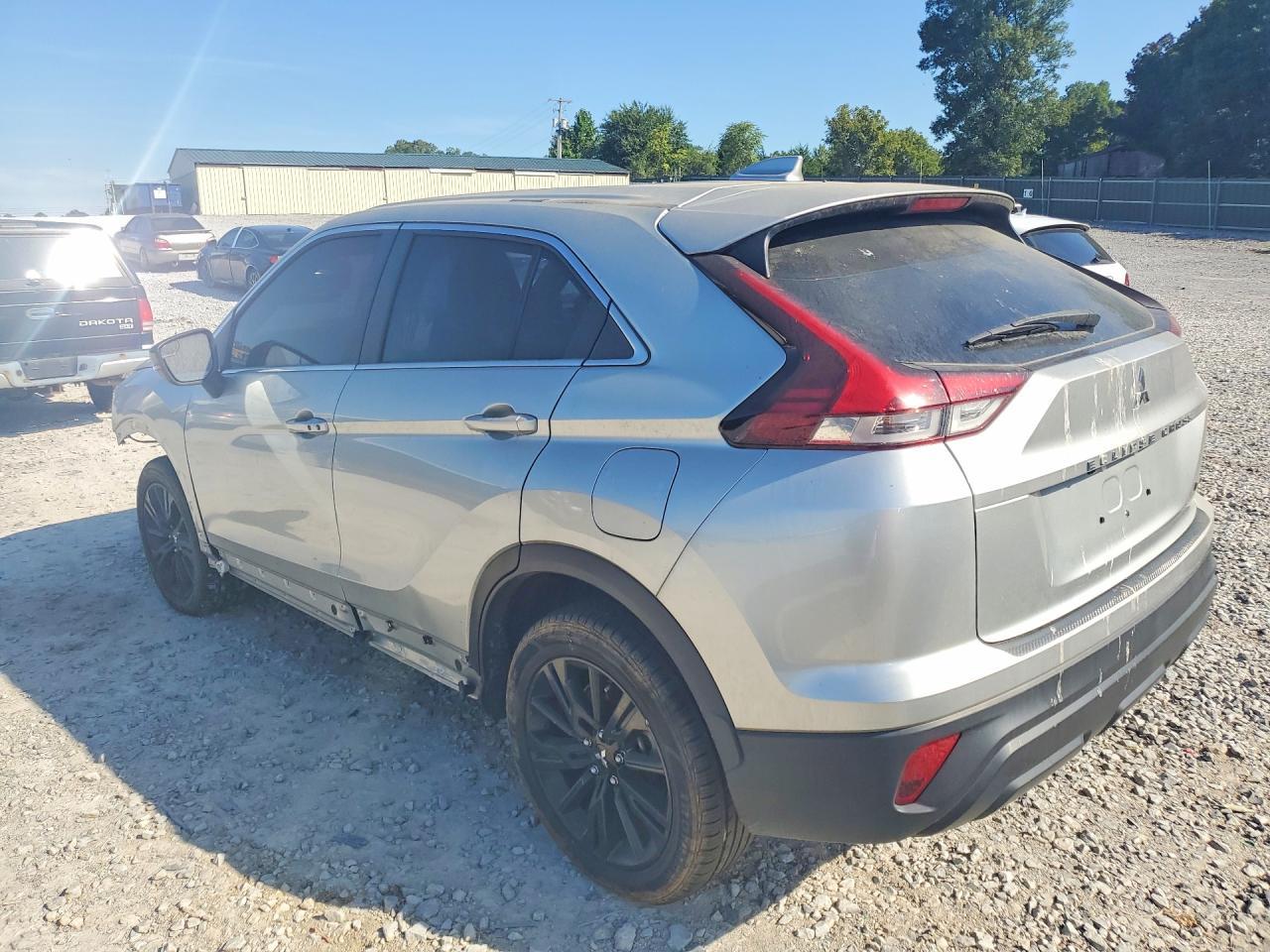 2024 Mitsubishi Eclipse Cross Le - Image 2