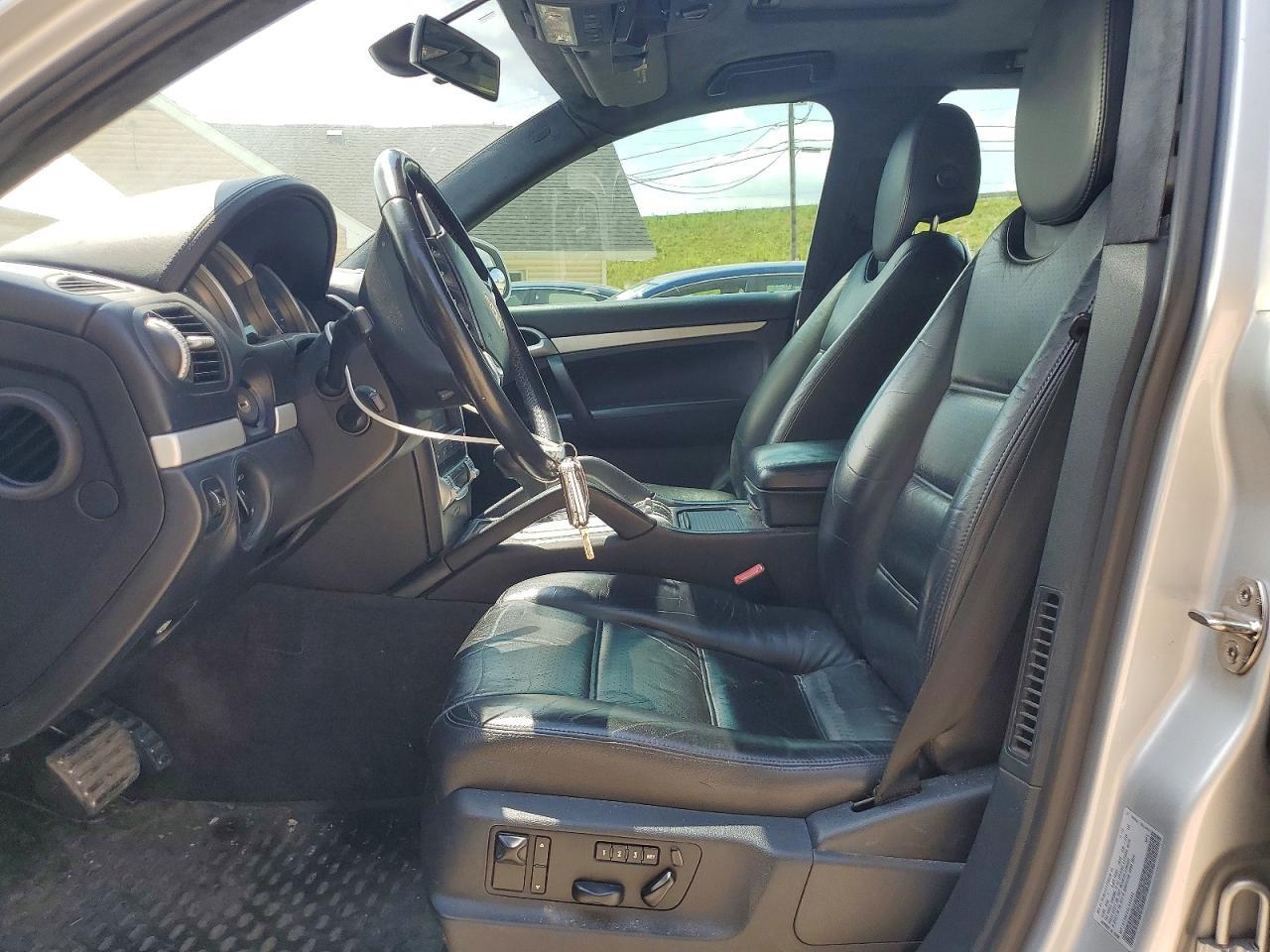 2004 Porsche Cayenne Turbo - Image 7
