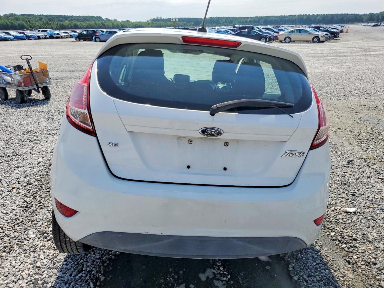 2016 Ford Fiesta Se - Фото 6