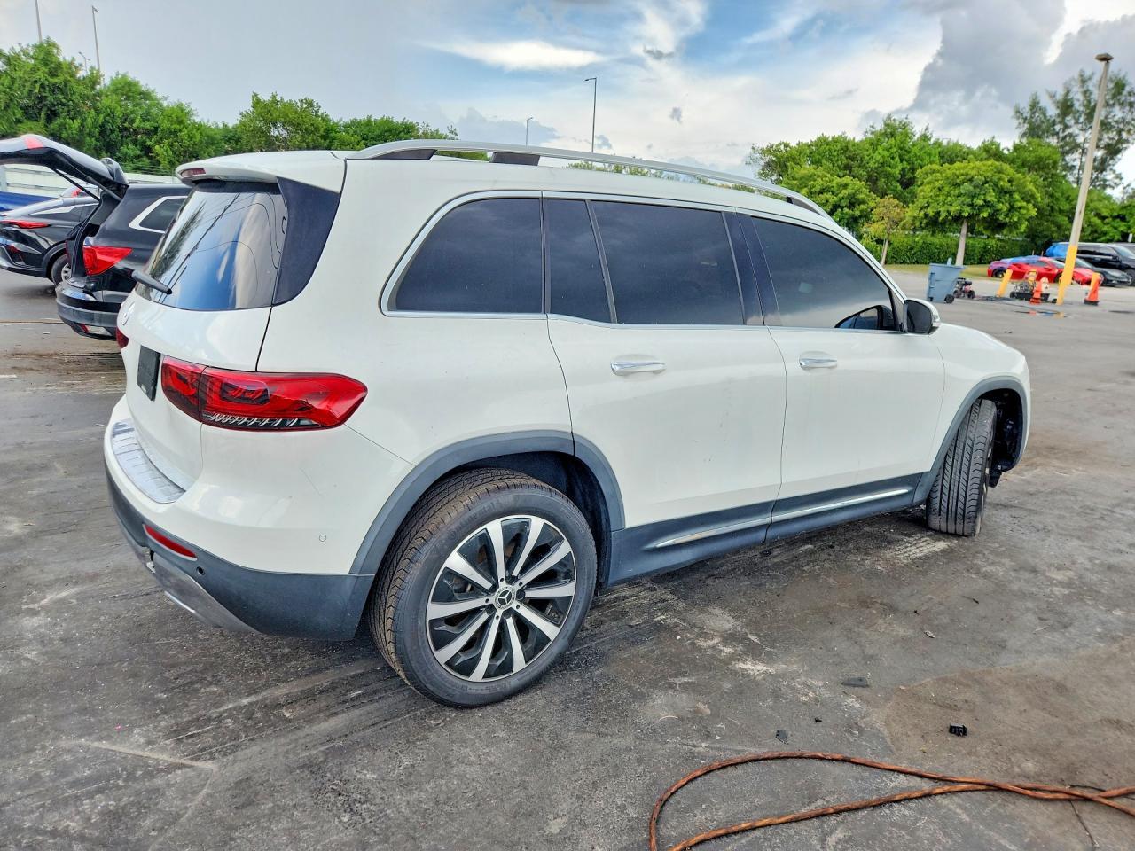 2021 Mercedes-Benz Glb 250 - Фото 3