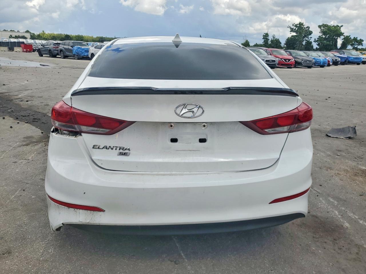 2017 Hyundai Elantra Se - Фото 6