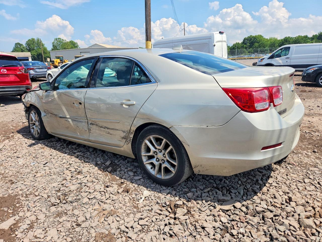 2013 Chevrolet Malibu 1Lt - Фото 2