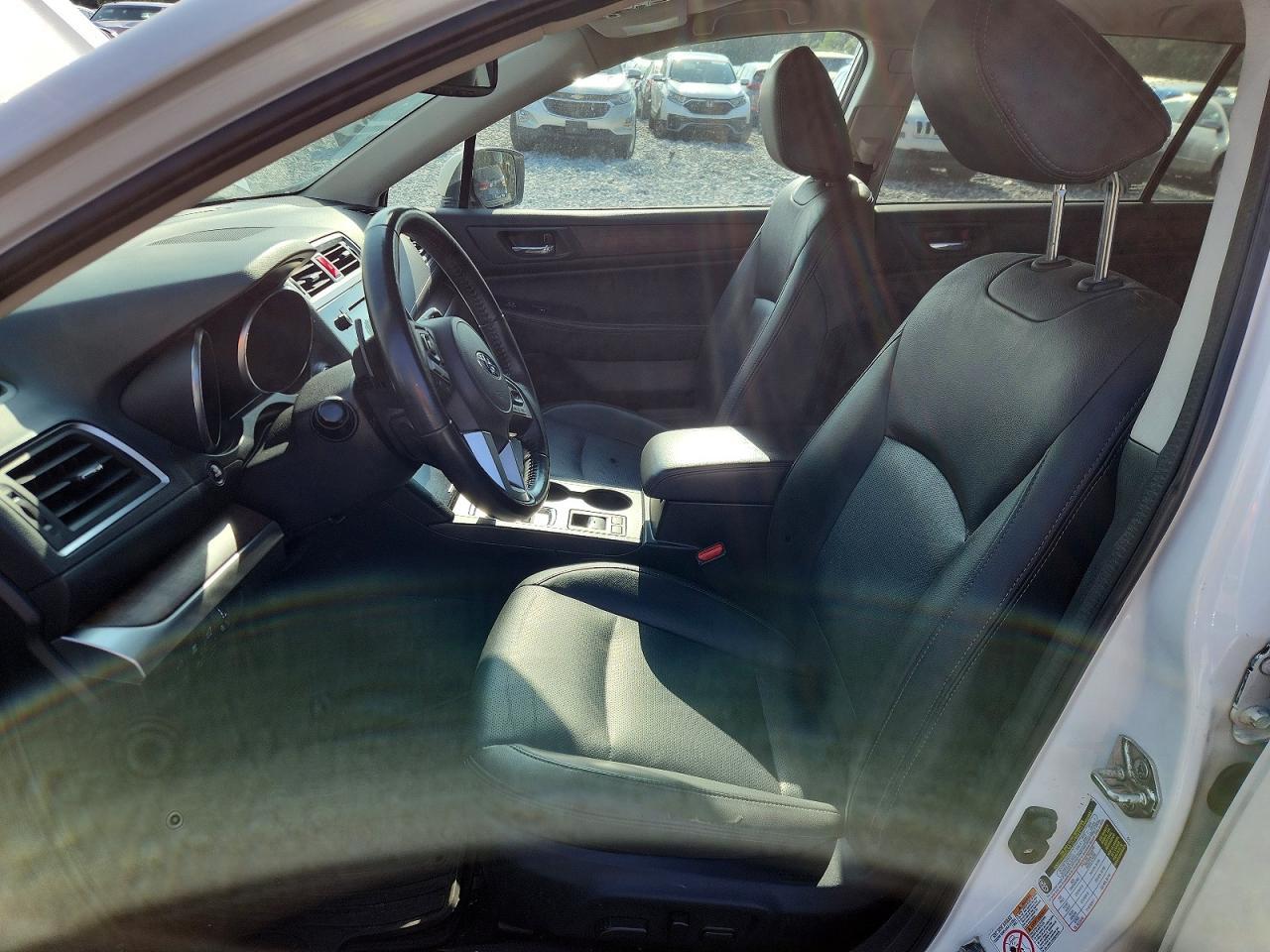 2016 Subaru Outback 3.6R Limited - Image 7