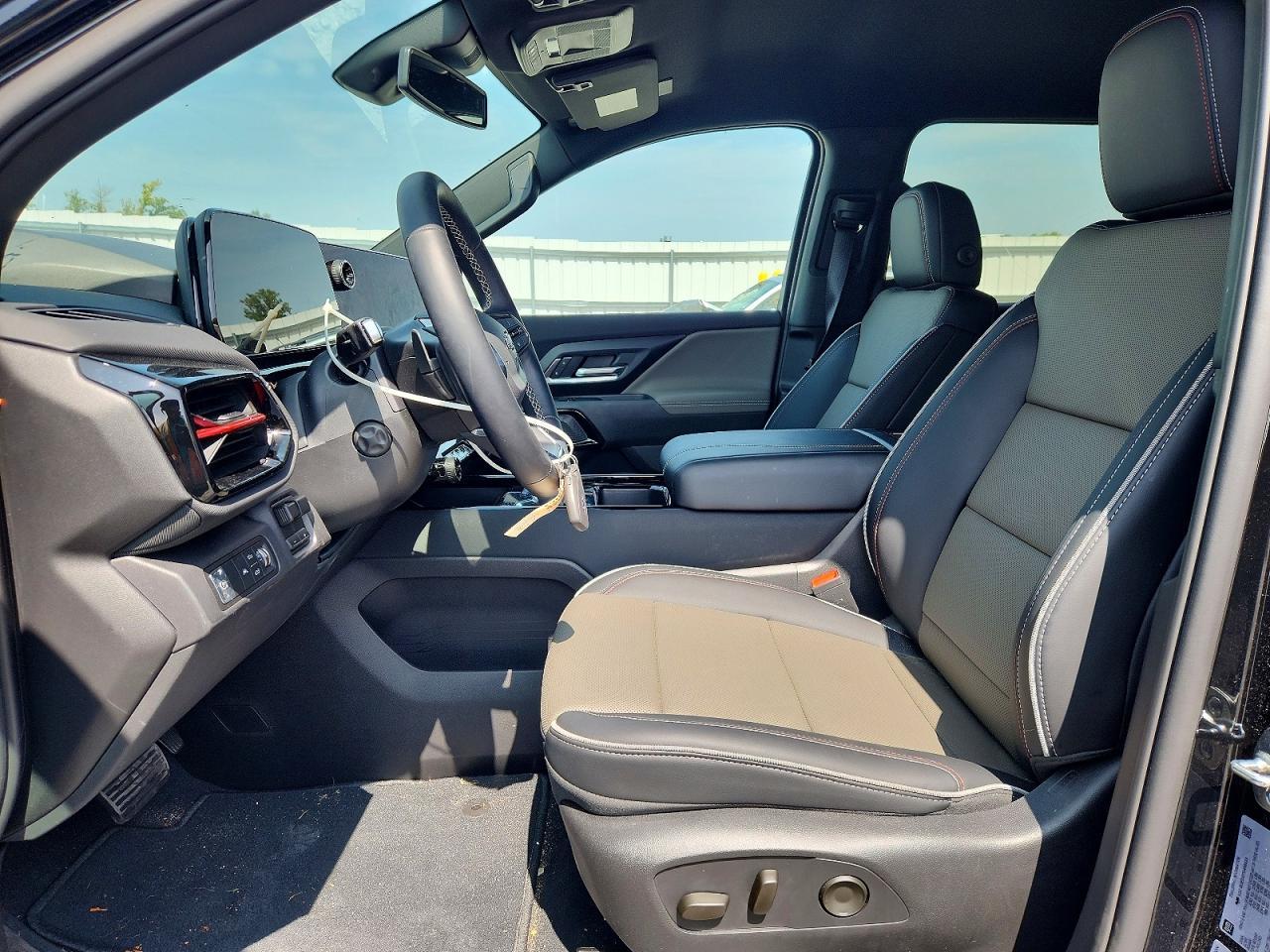 2026 Chevrolet Silverado Trail Boss - Image 7