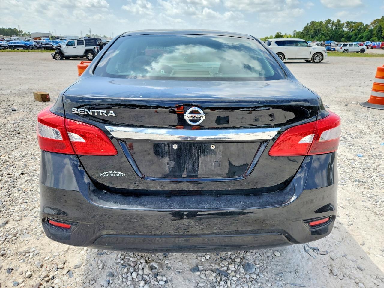 2017 Nissan Sentra S - Фото 6