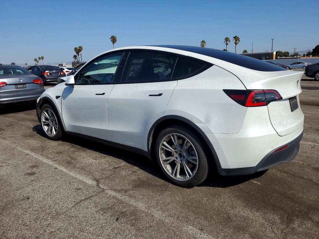 2021 Tesla Model Y - Image 2