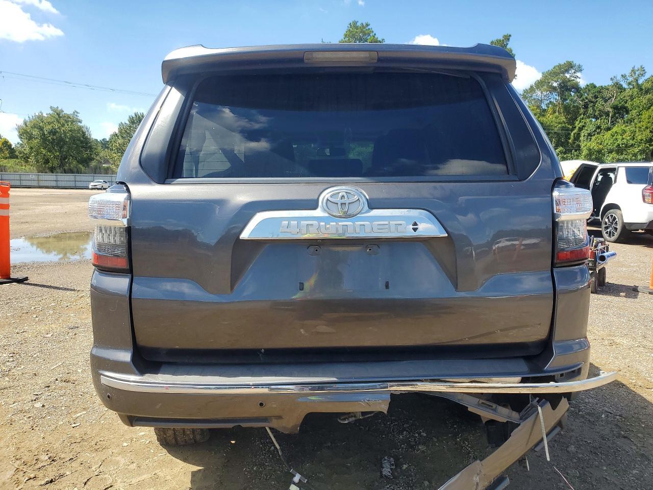 2017 Toyota 4Runner Limited - Image 6