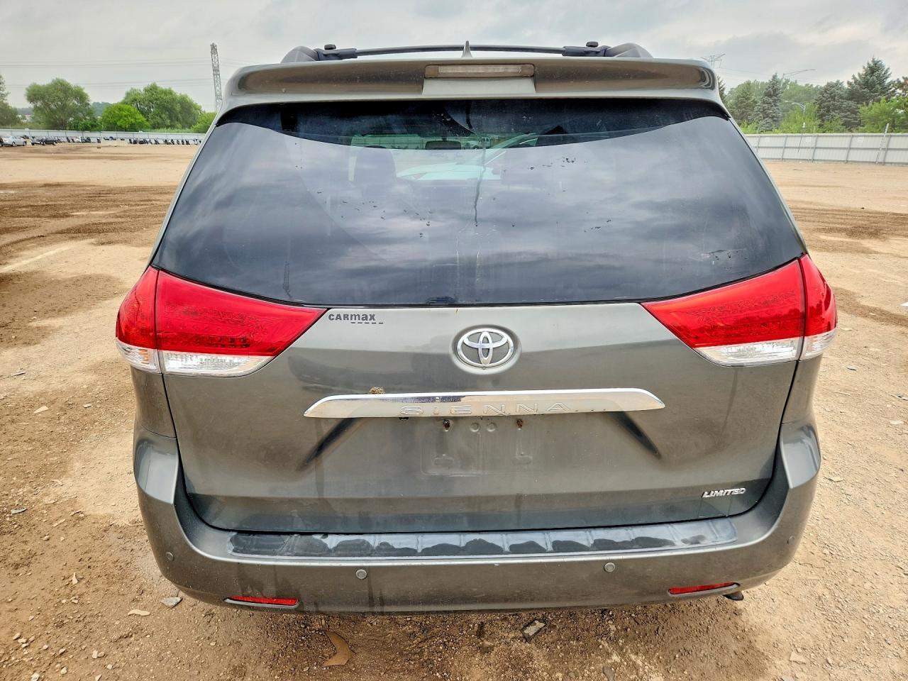 2012 Toyota Sienna Limited 7-Passenger - Фото 6