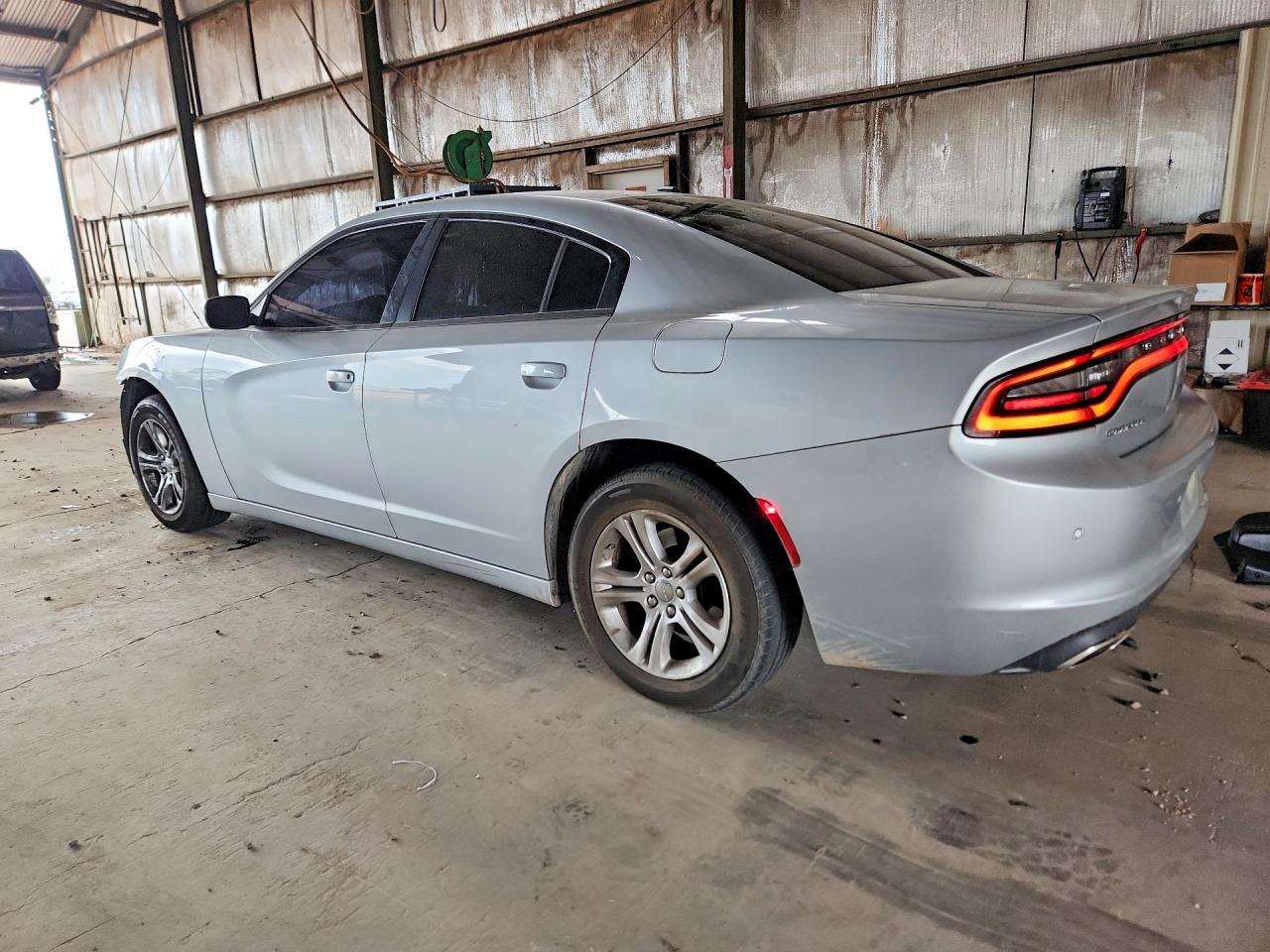 2022 Dodge Charger Sxt - Фото 2