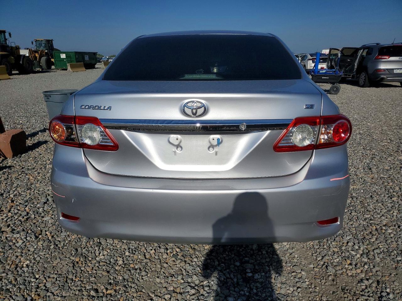 2011 Toyota Corolla Le - Фото 6