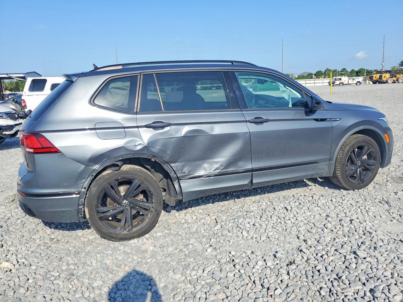 2023 Volkswagen Tiguan Se R-Line Black - Фото 3
