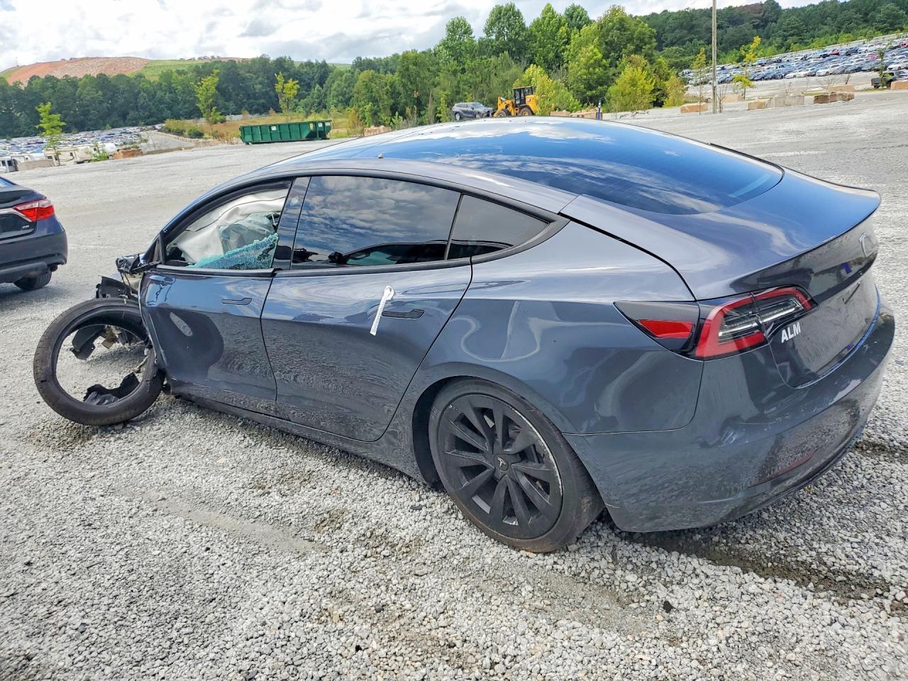 2023 Tesla Model 3 - Image 2