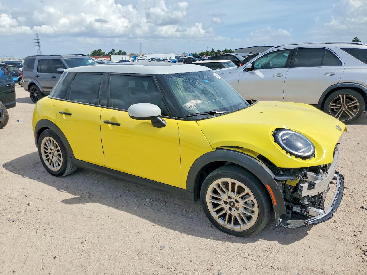 2025 Mini Cooper S - Фото 4