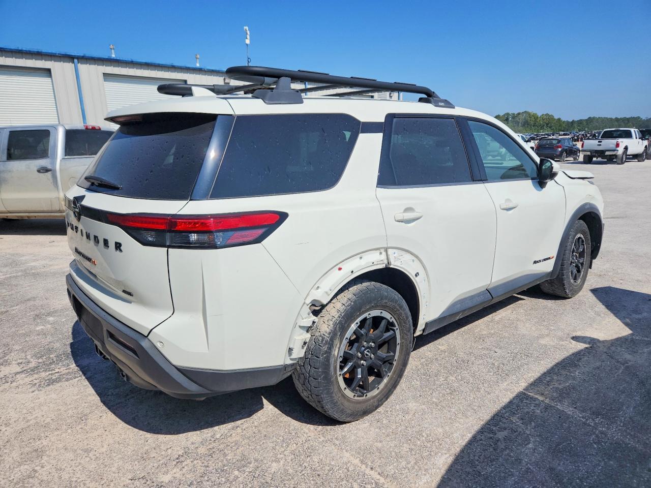 2023 Nissan Pathfinder Sv - Фото 3