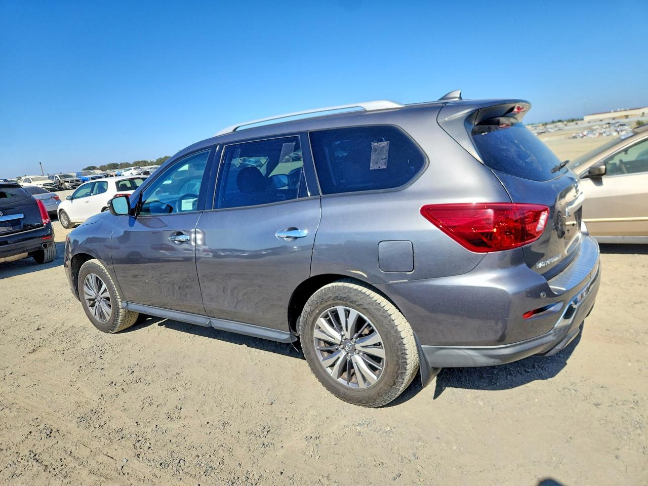 2025 Nissan Pathfinder S - Фото 2