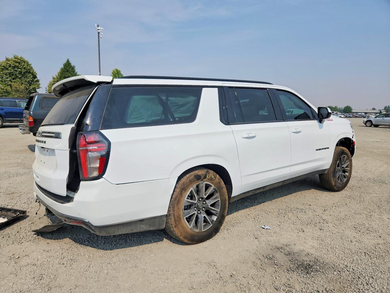 2022 Chevrolet Suburban K1500 Z71 - Фото 3