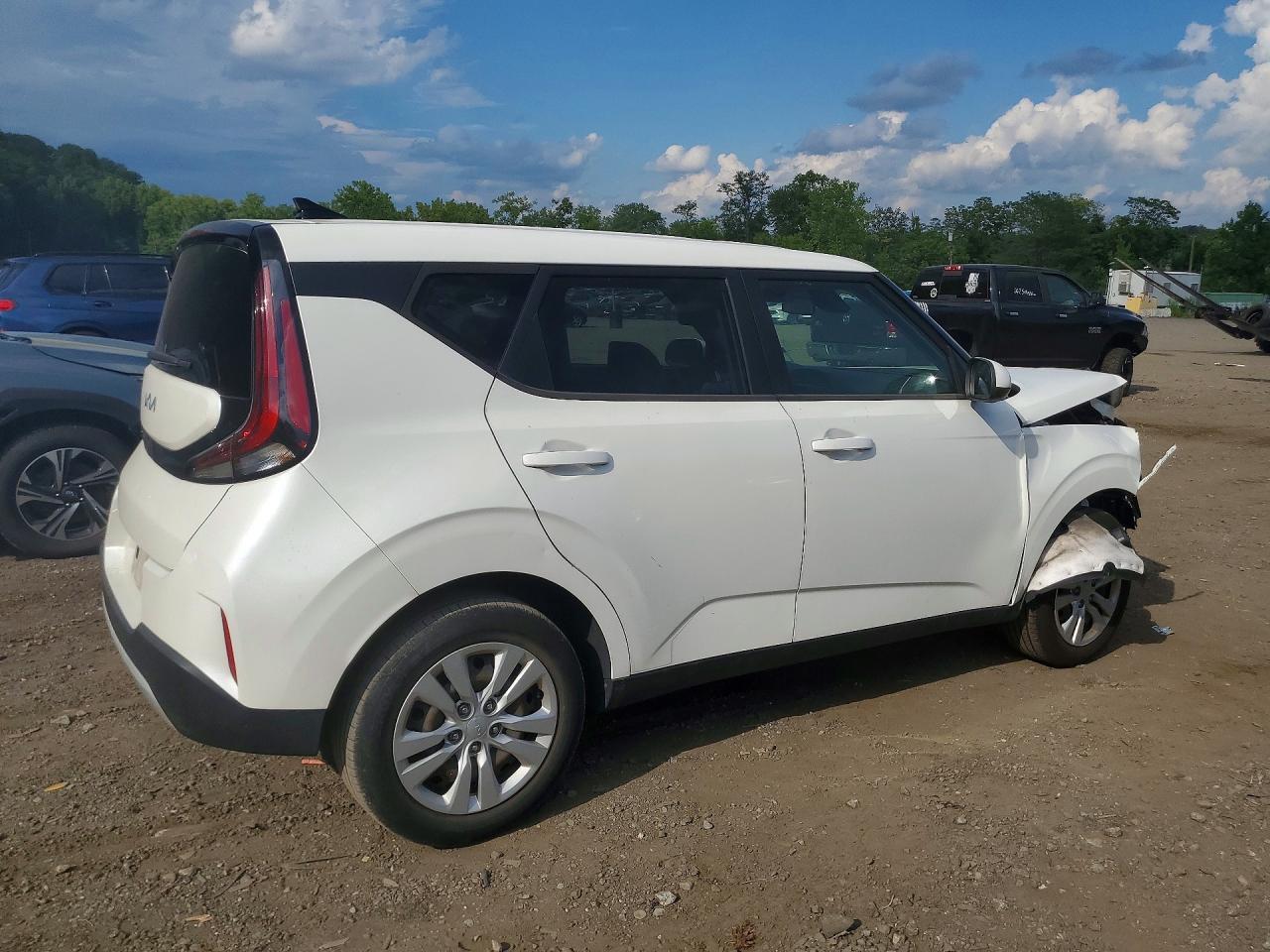 2023 Kia Soul Lx - Image 3
