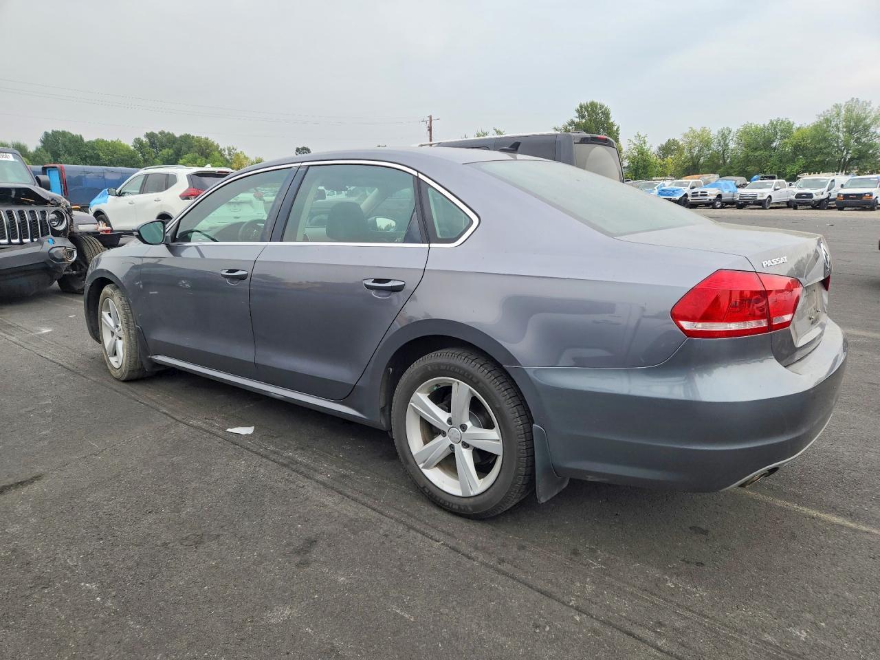 2012 Volkswagen Passat Se - Image 2