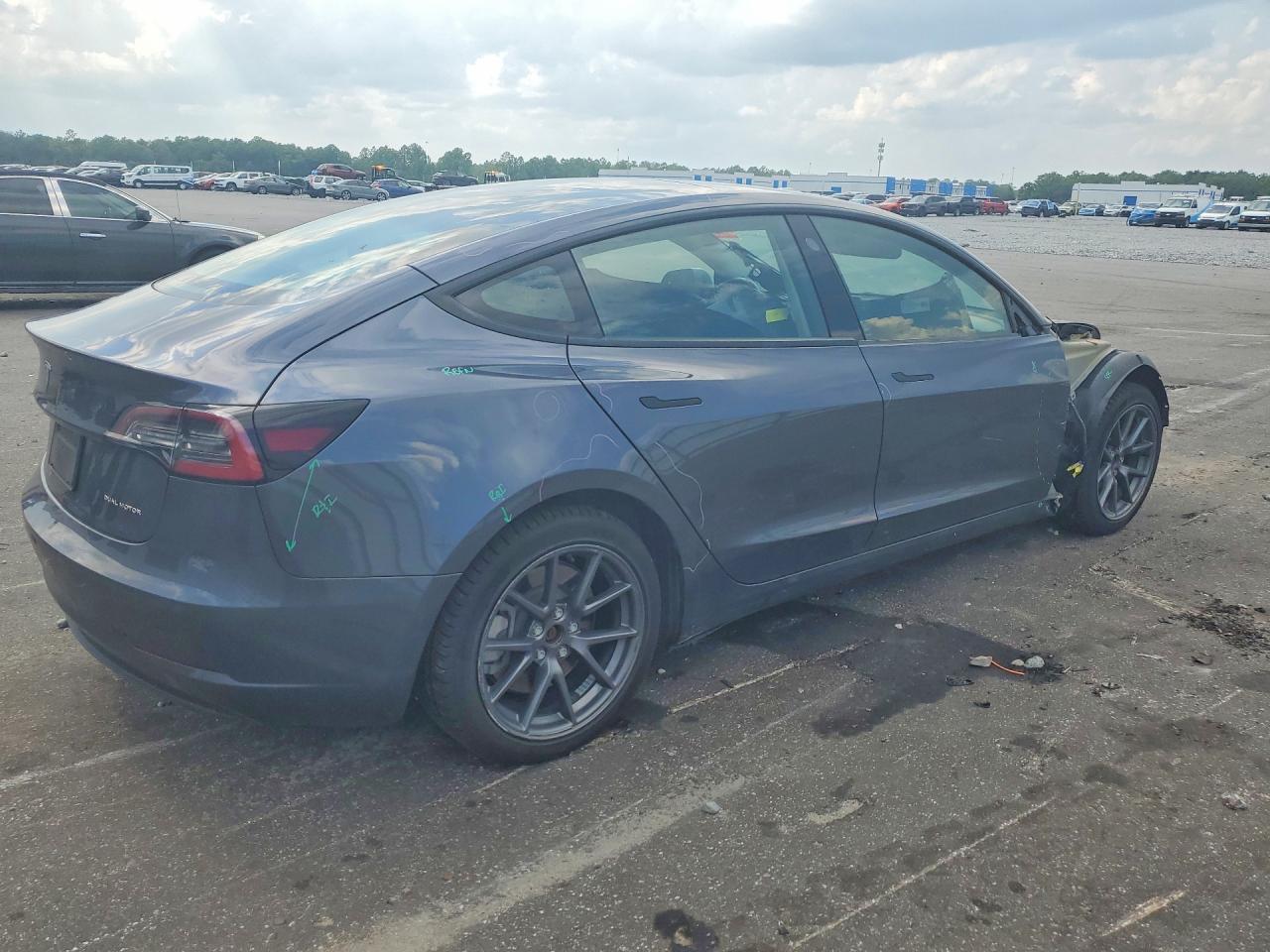 2022 Tesla Model 3 - Image 3