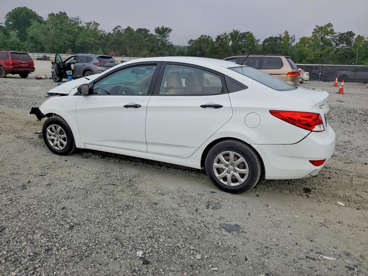 2014 Hyundai Accent Gls - Image 2