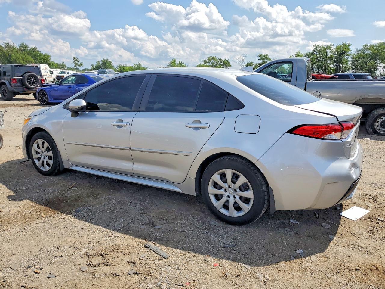 2020 Toyota Corolla Le - Image 2