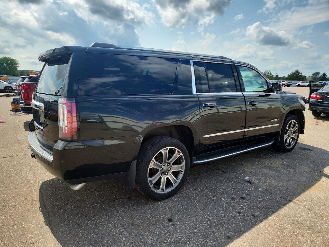 2018 GMC Yukon Xl Denali - Фото 3