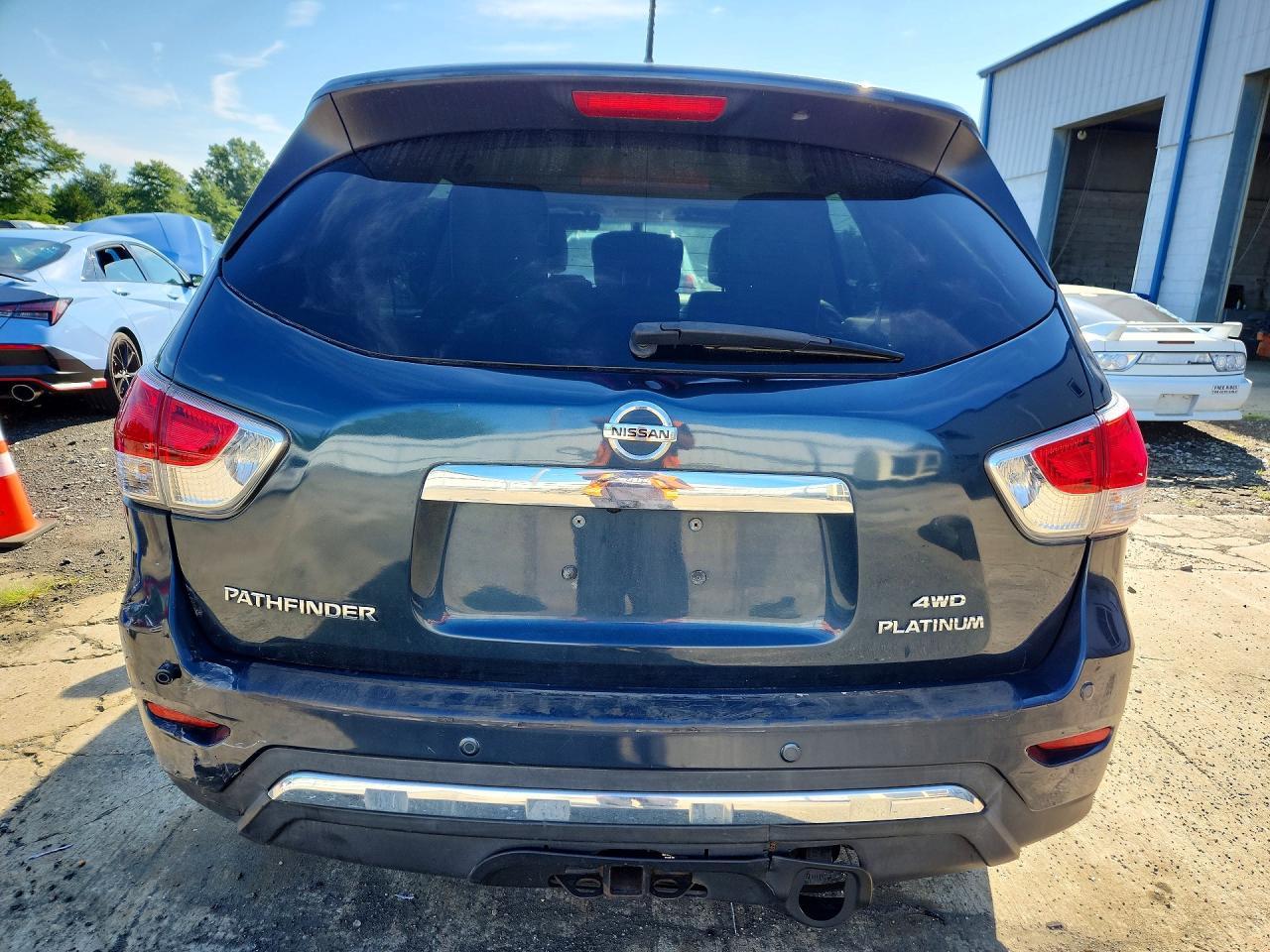 2014 Nissan Pathfinder Platinum - Image 6