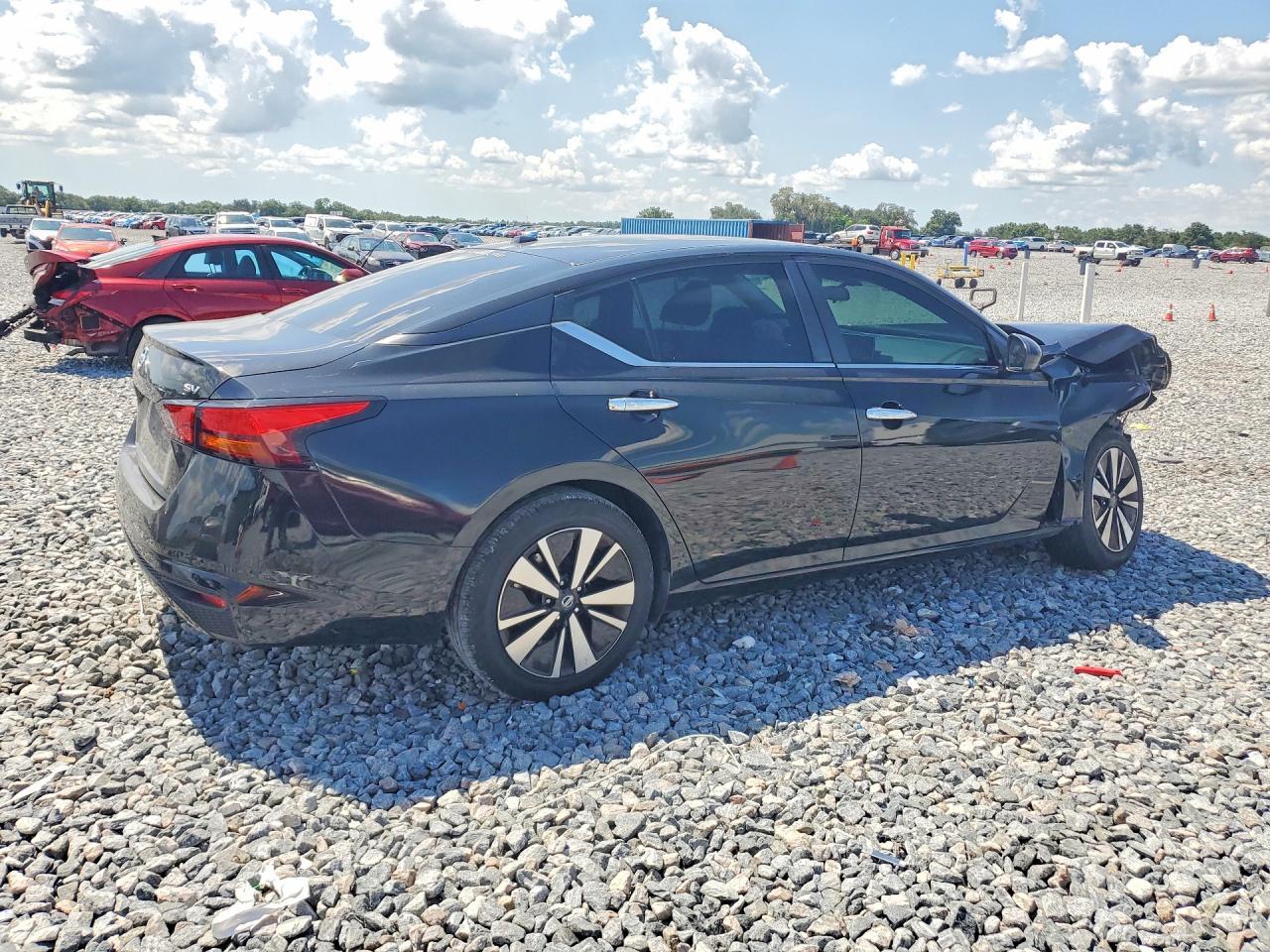 2021 Nissan Altima Sv - Фото 3