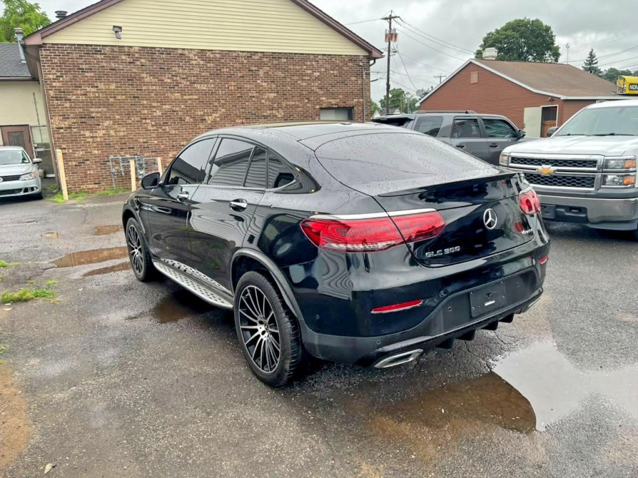 2022 Mercedes-Benz Glc Coupe 300 4Matic - Фото 2