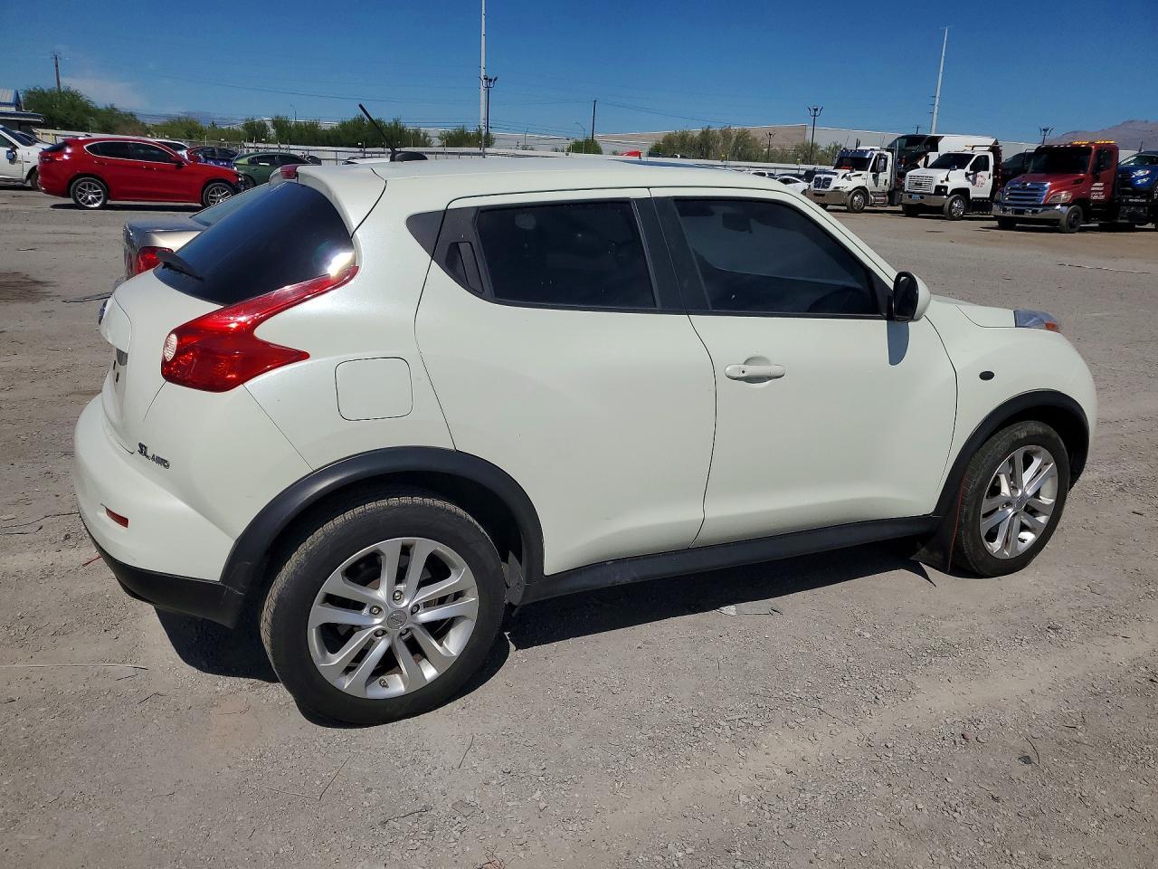 2011 Nissan Juke S - Фото 3