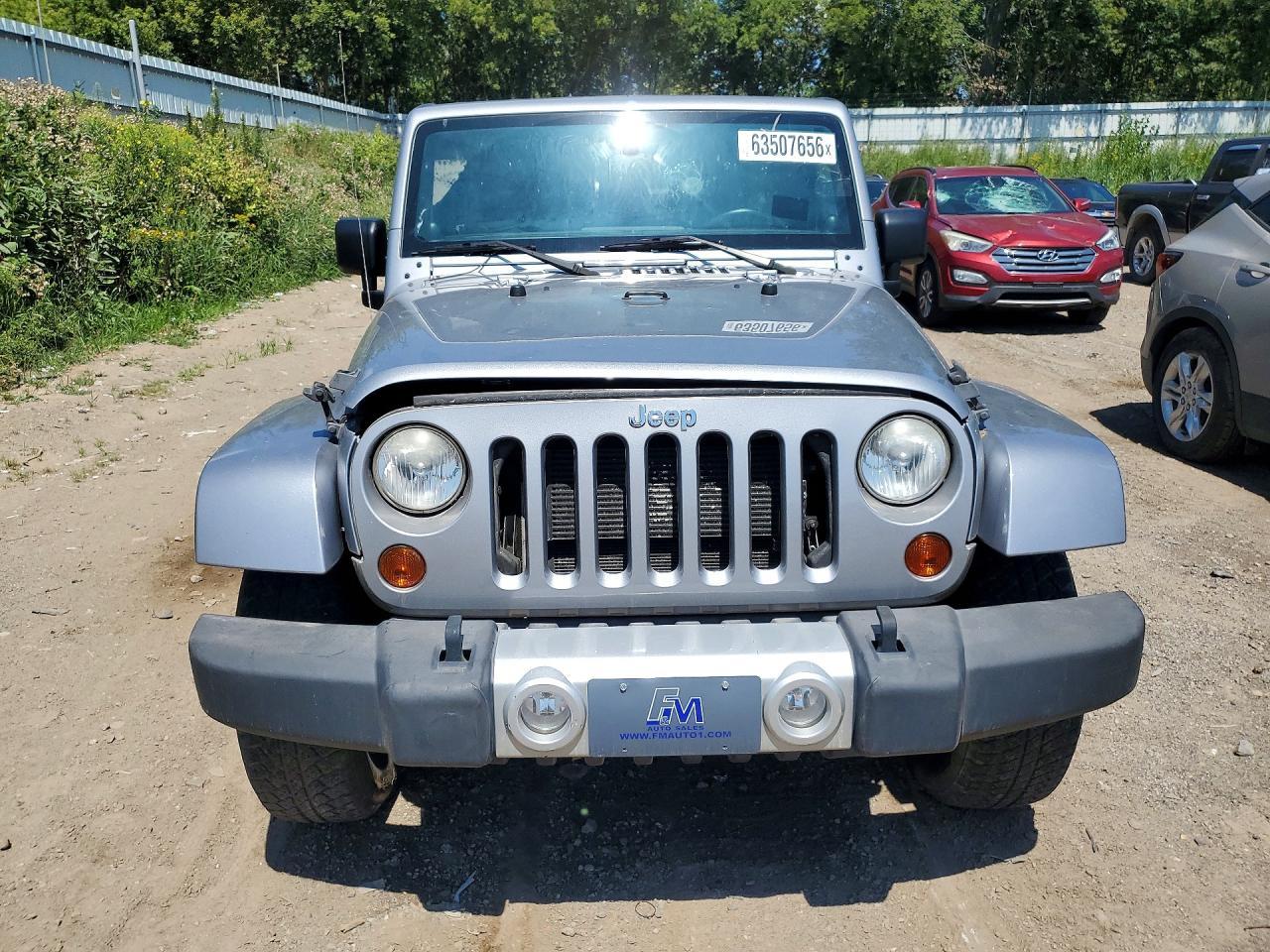 2013 Jeep Wrangler Unlimited Sahara - Image 5