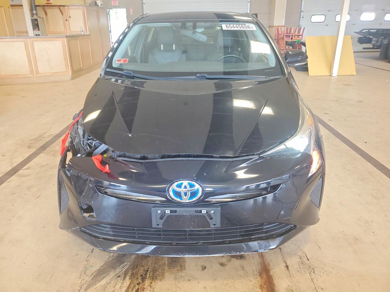 2016 Toyota Prius Four - Image 5