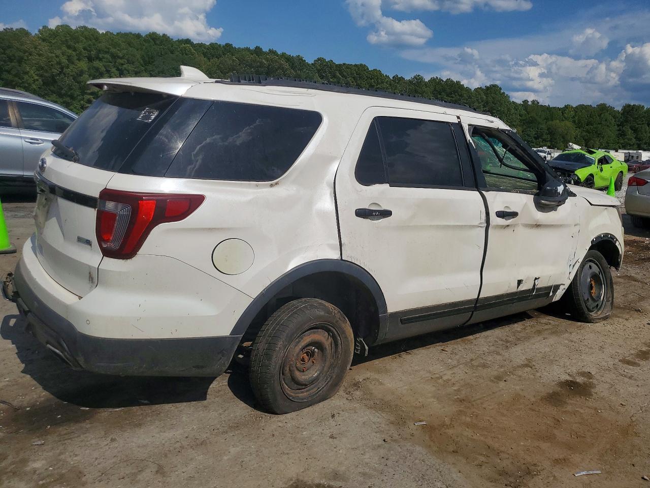 2017 Ford Explorer Sport - Image 3