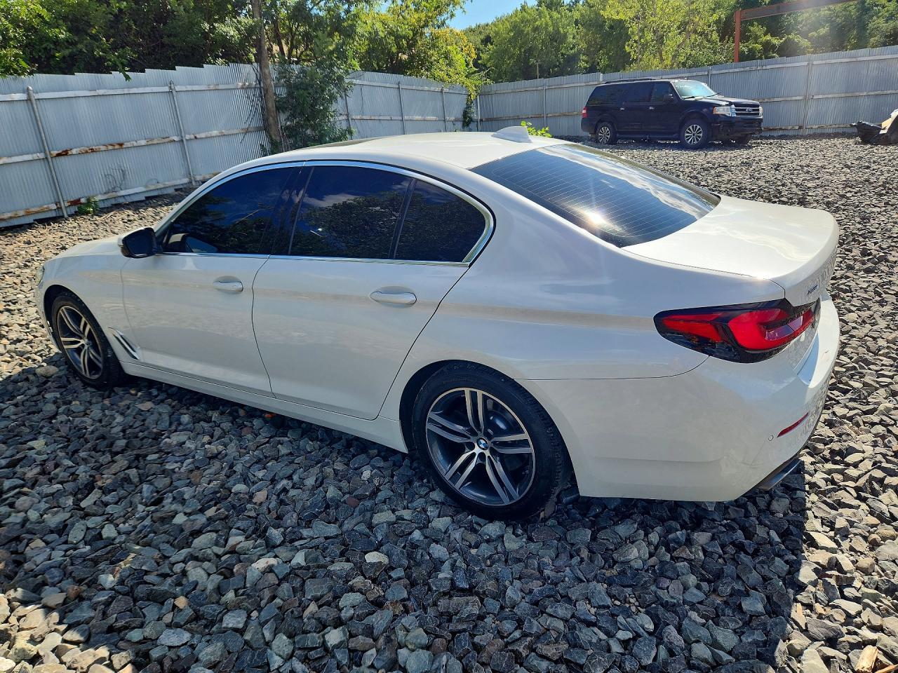 2021 BMW 530 Xi - Image 2