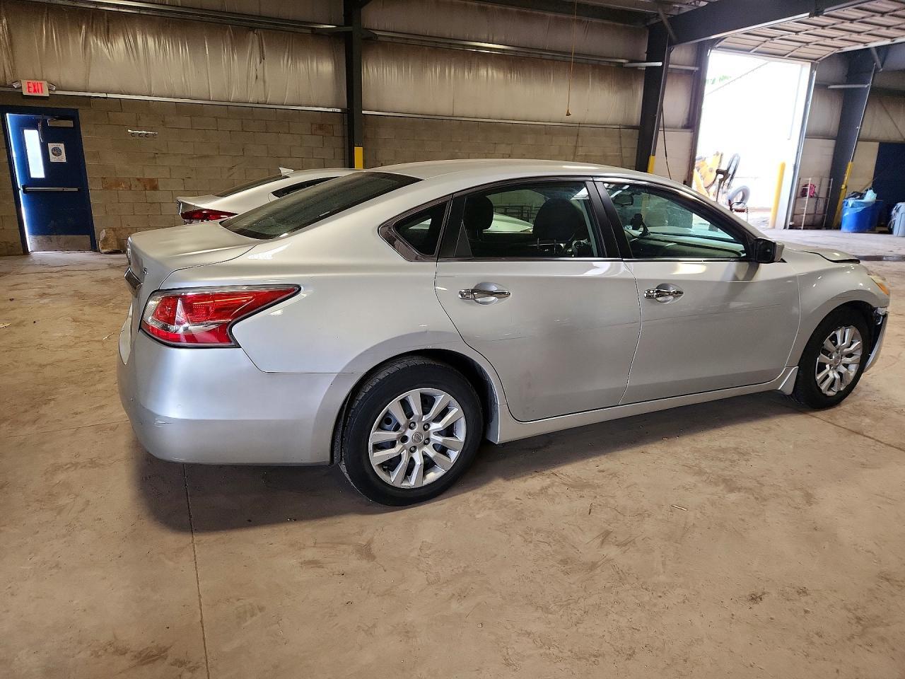 2015 Nissan Altima 2.5 S - Image 3