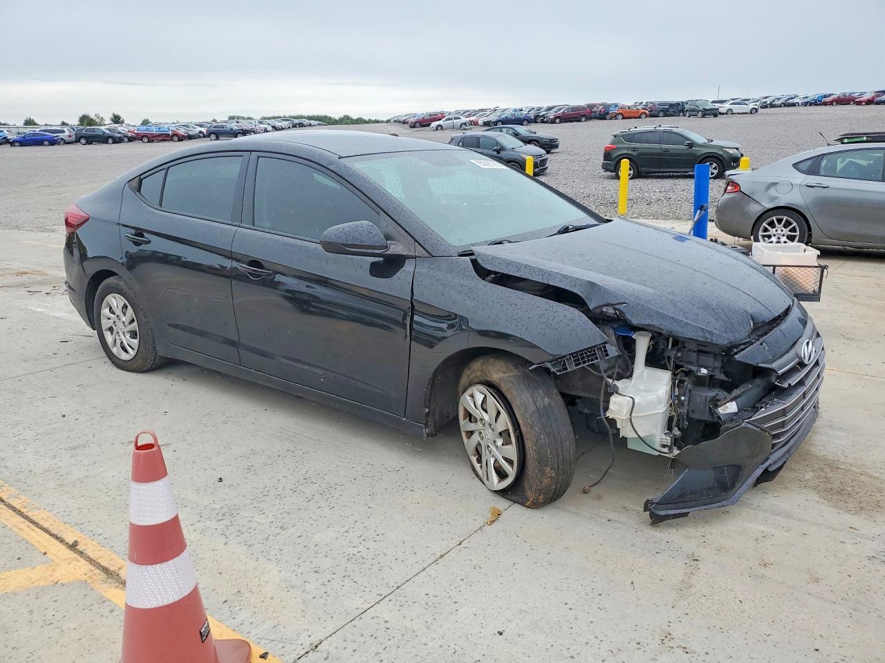 2019 Hyundai Elantra Se - Image 4