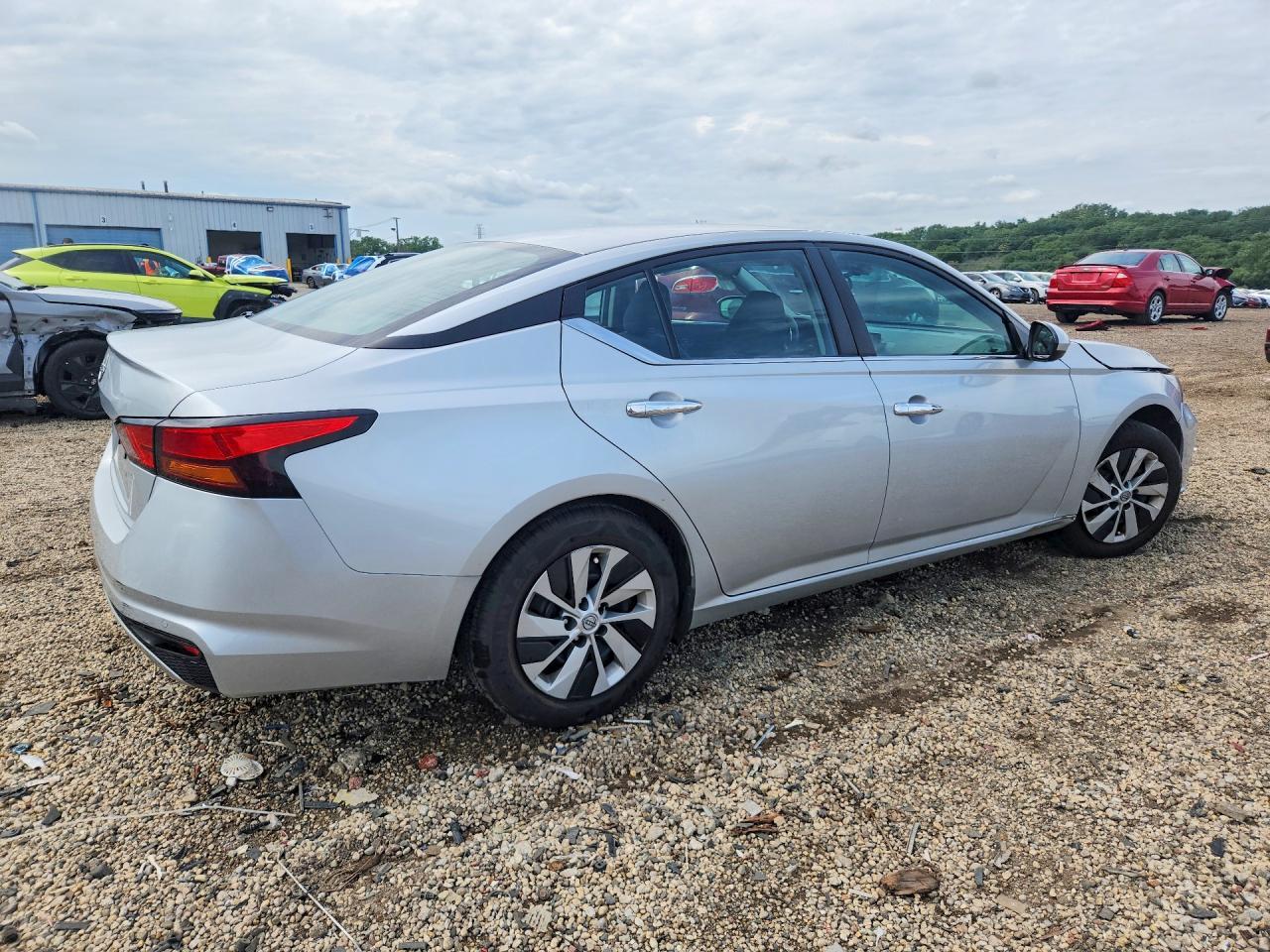 2023 Nissan Altima S - Фото 3