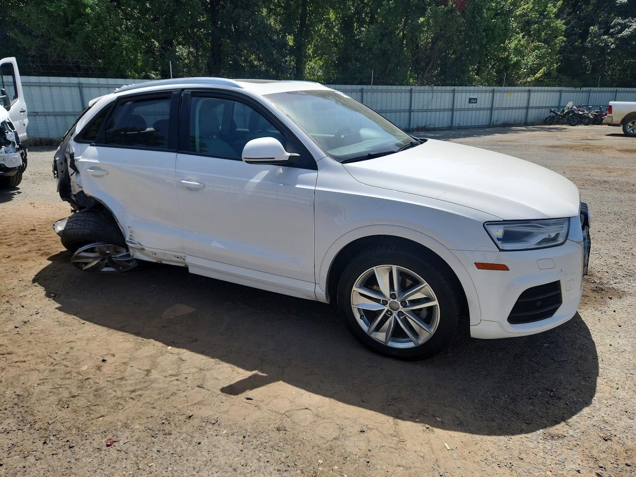 2017 Audi Q3 Premium - Image 4