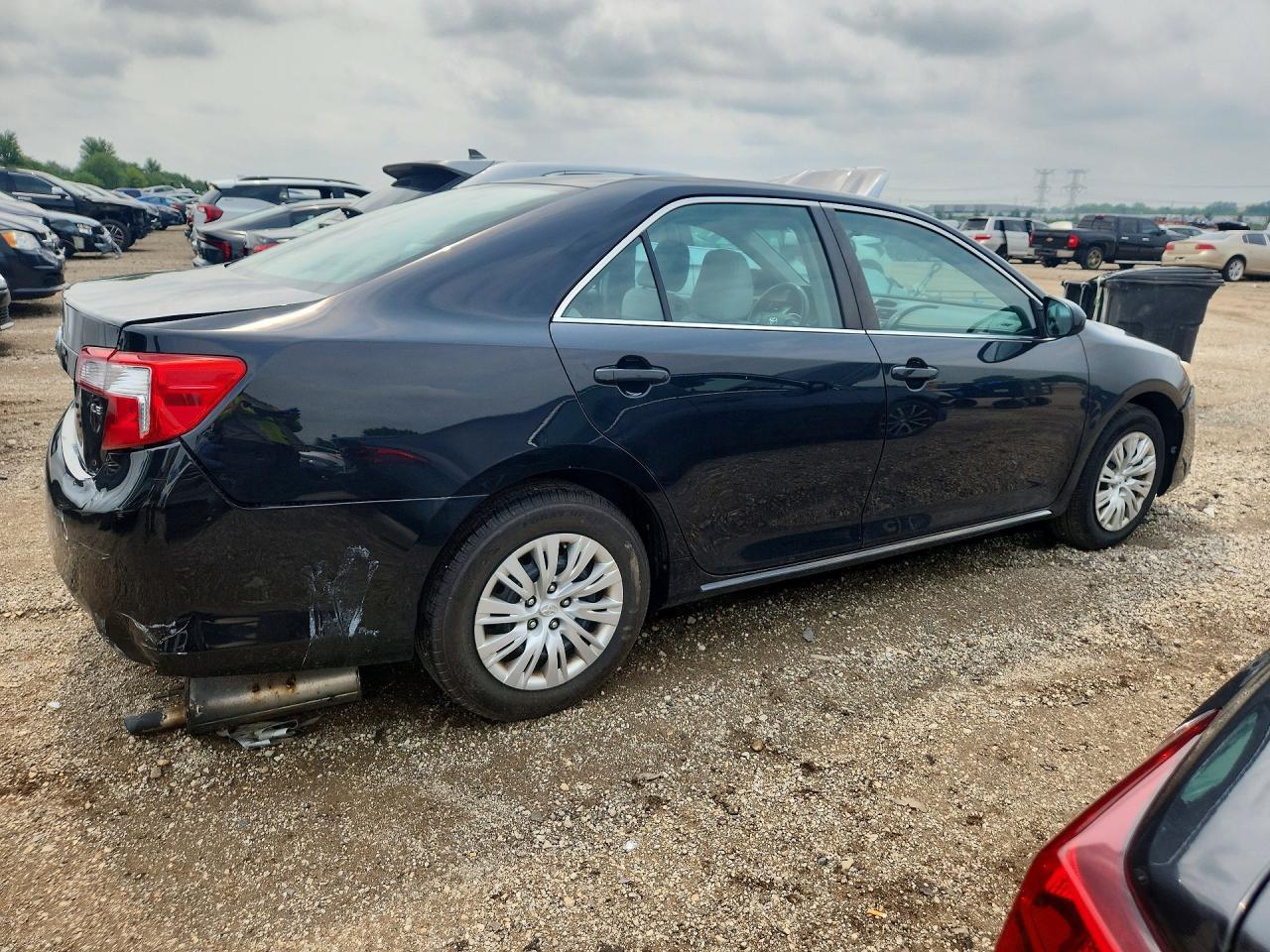 2014 Toyota Camry Le - Фото 3