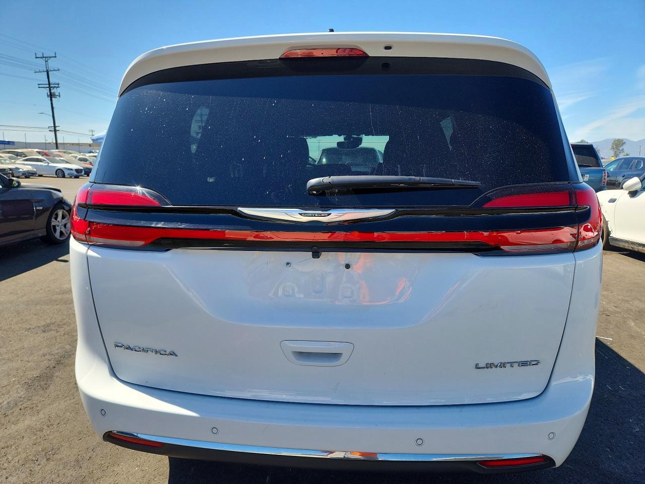 2026 Chrysler Pacifica Limited - Image 6