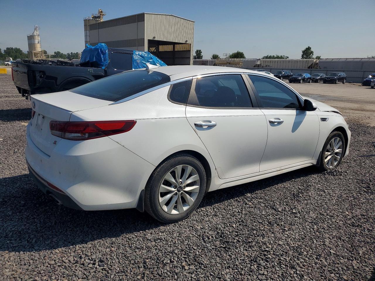 2018 Kia Optima S - Фото 3