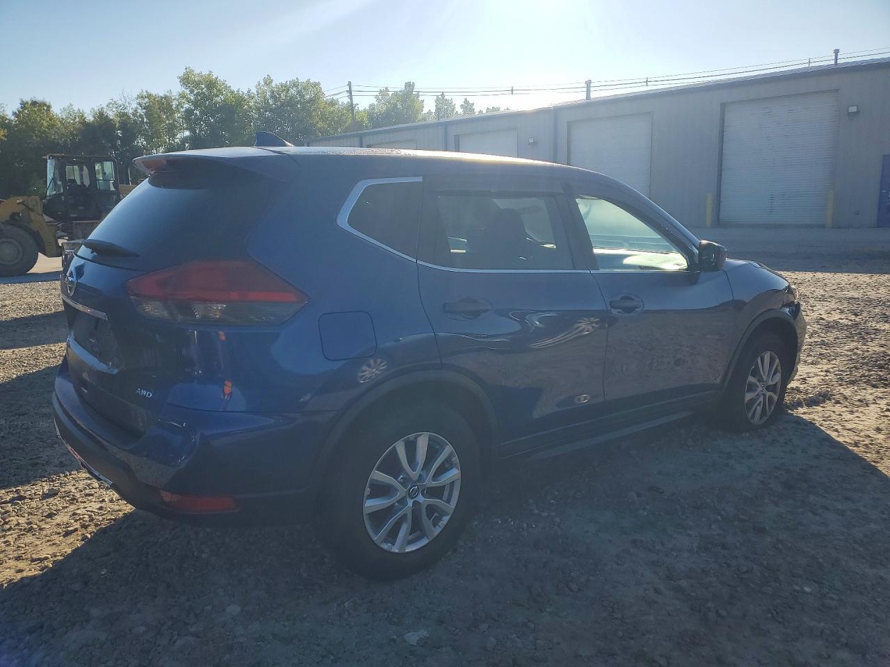 2017 Nissan Rogue S - Фото 3