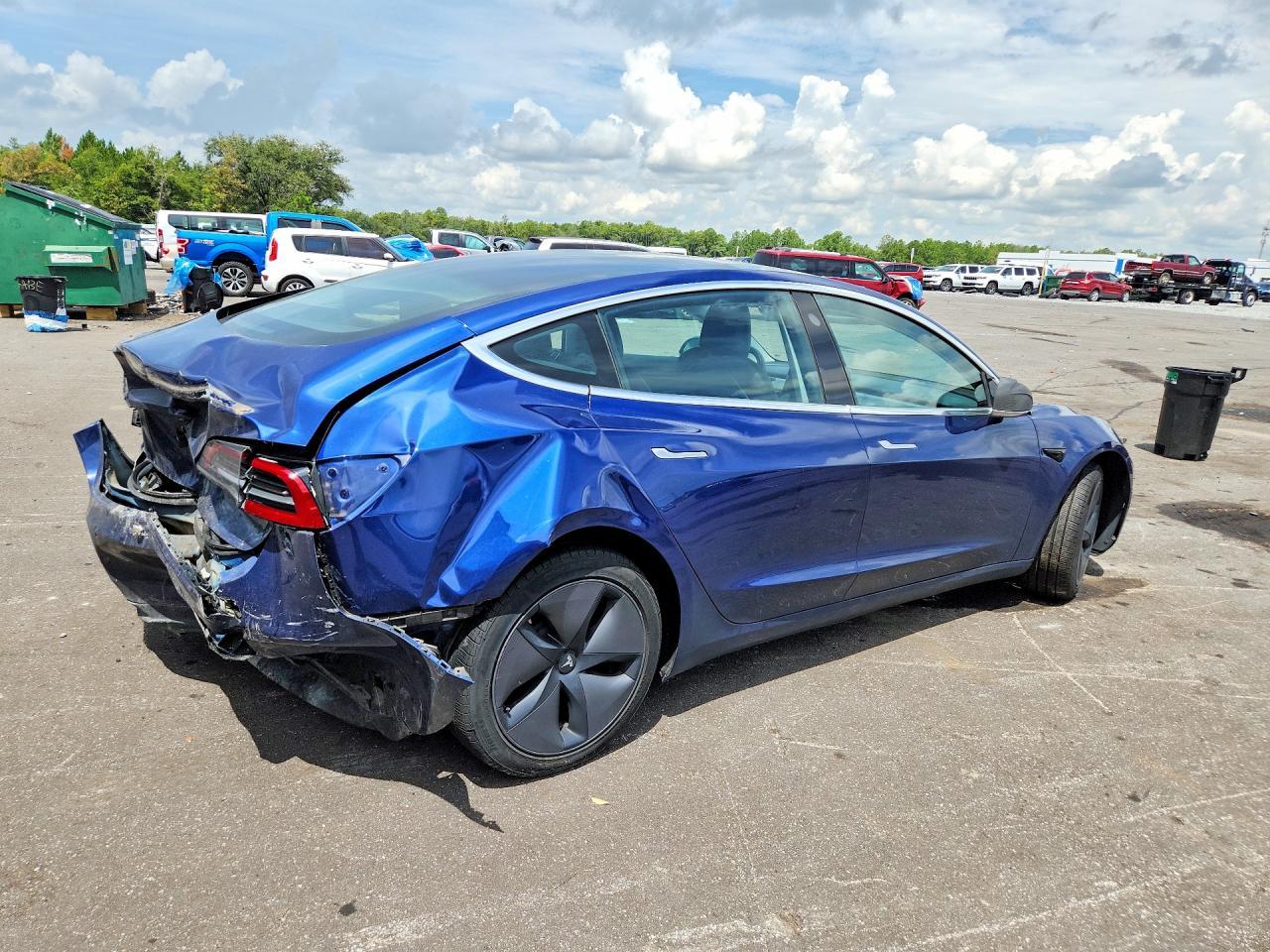 2018 Tesla Model 3 - Image 3