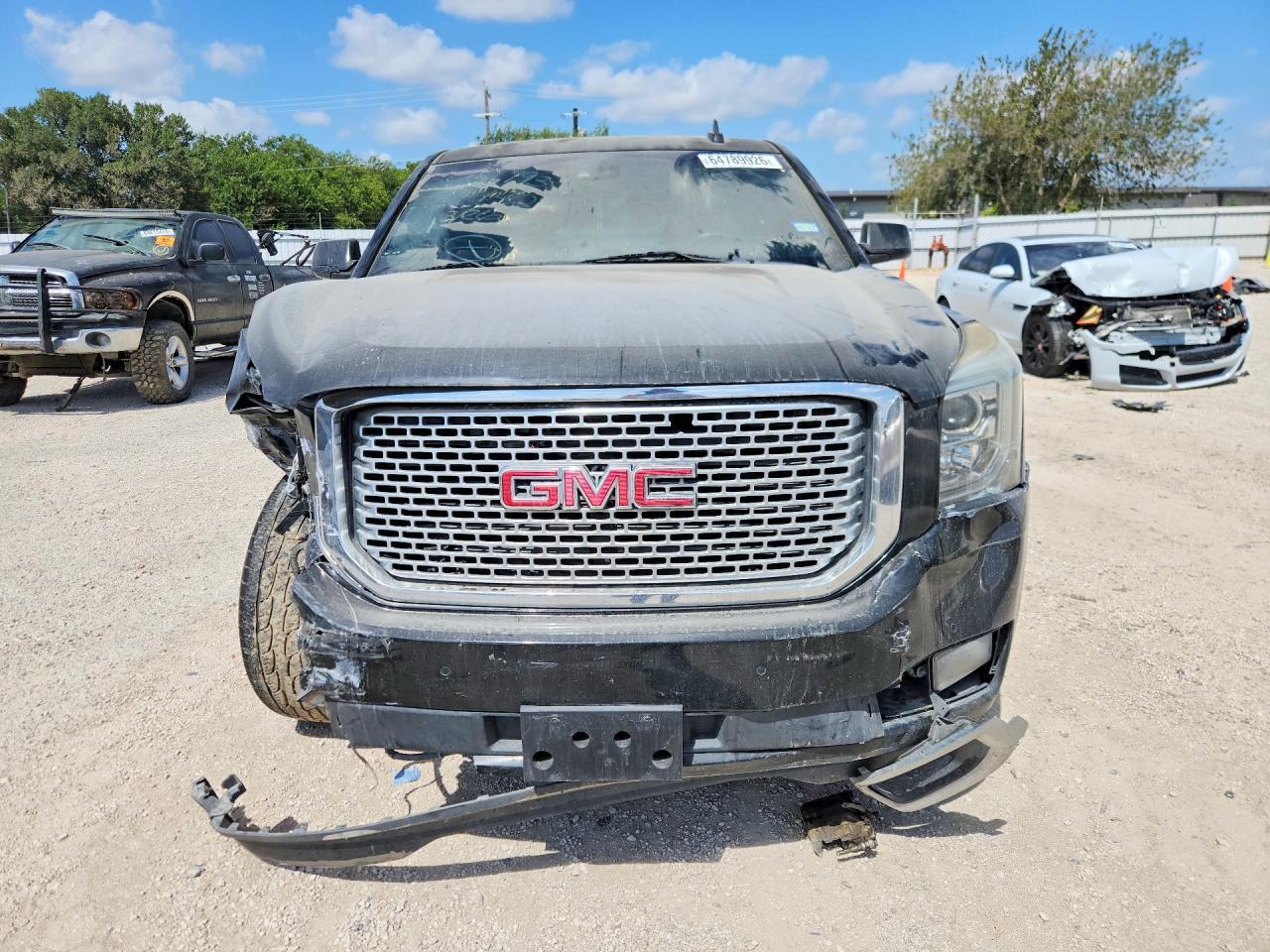 2017 GMC Yukon Denali - Фото 5