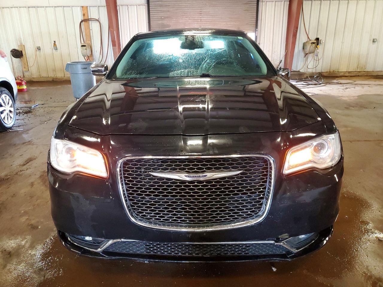 2015 Chrysler 300C - Фото 5