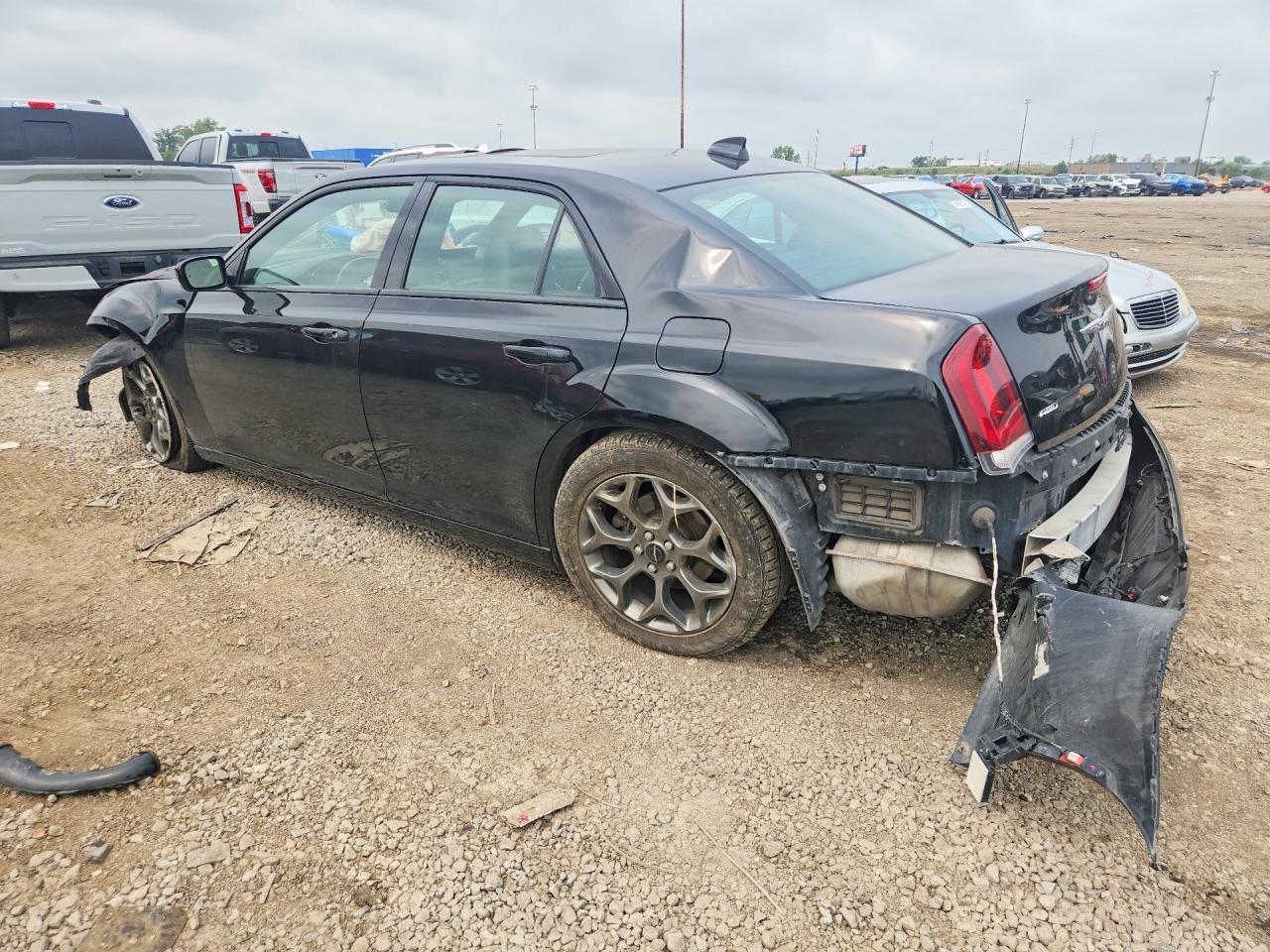 2016 Chrysler 300 S - Image 2