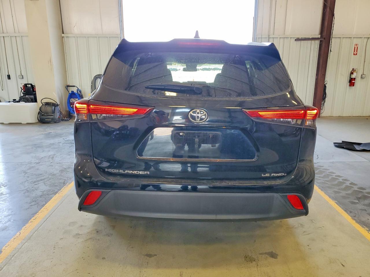 2023 Toyota Highlander Le - Фото 6