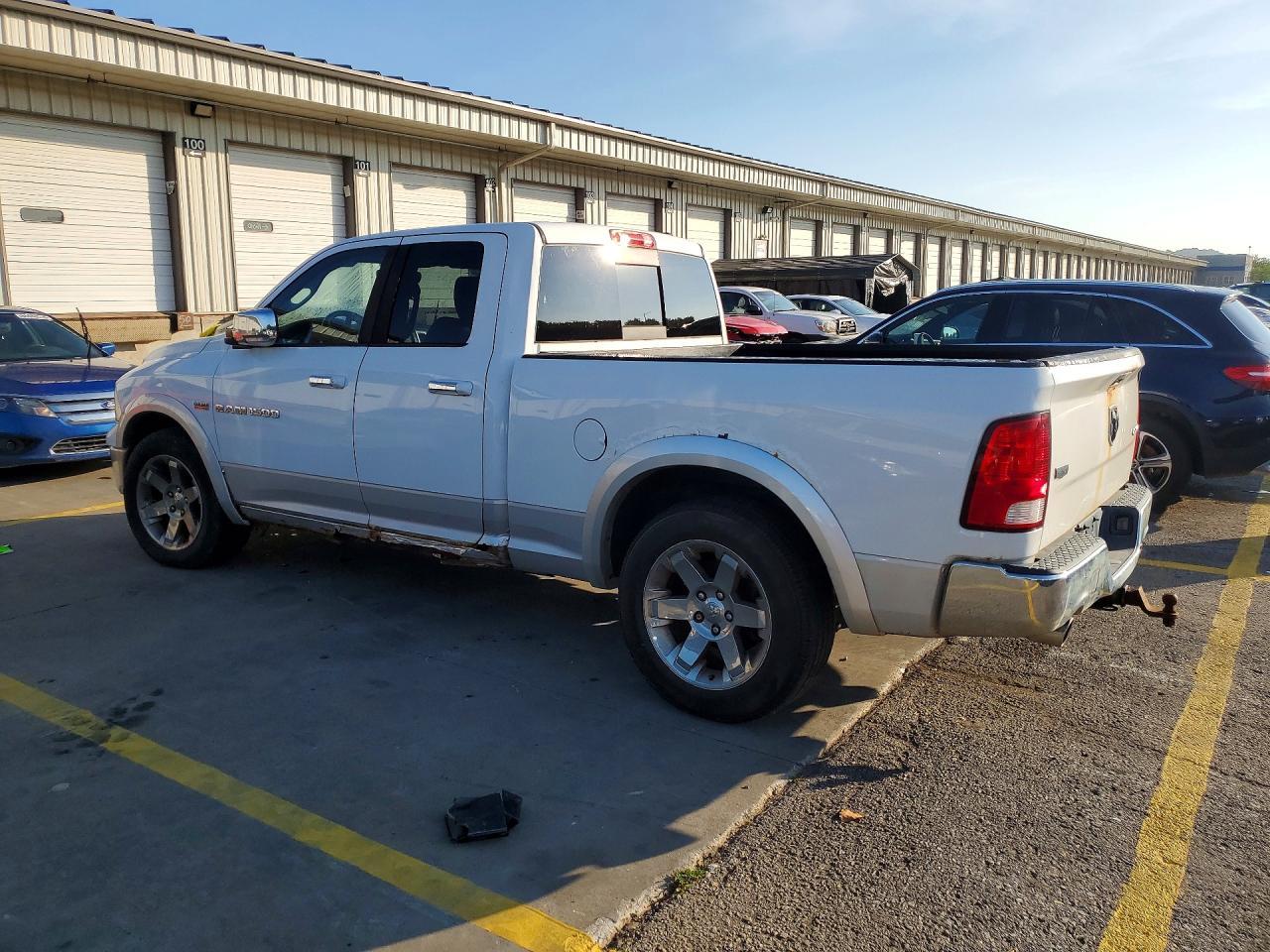 2012 Dodge Ram 1500 Laramie - Фото 2
