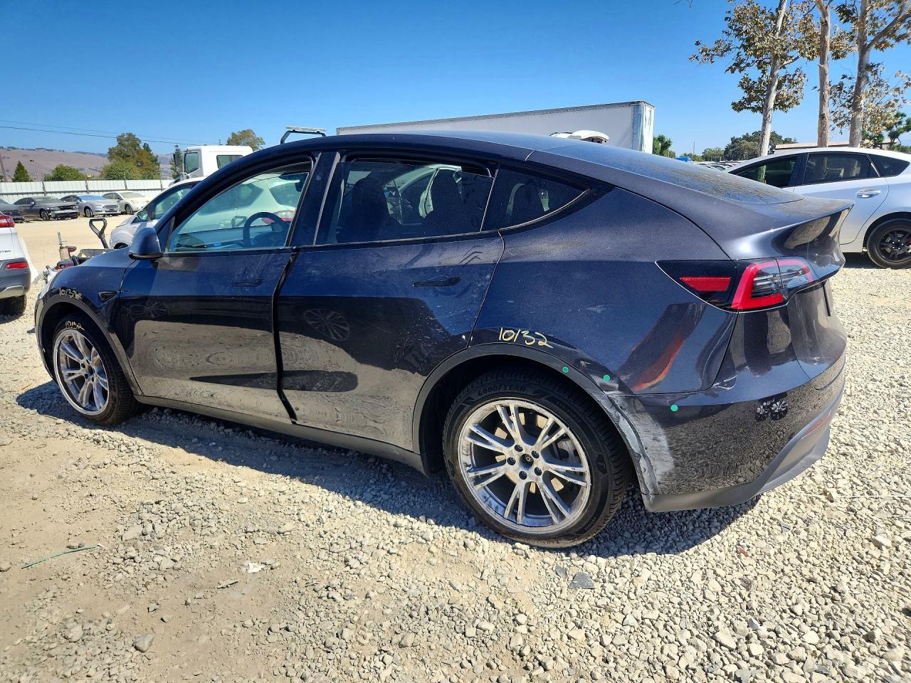 2024 Tesla Model Y - Фото 2