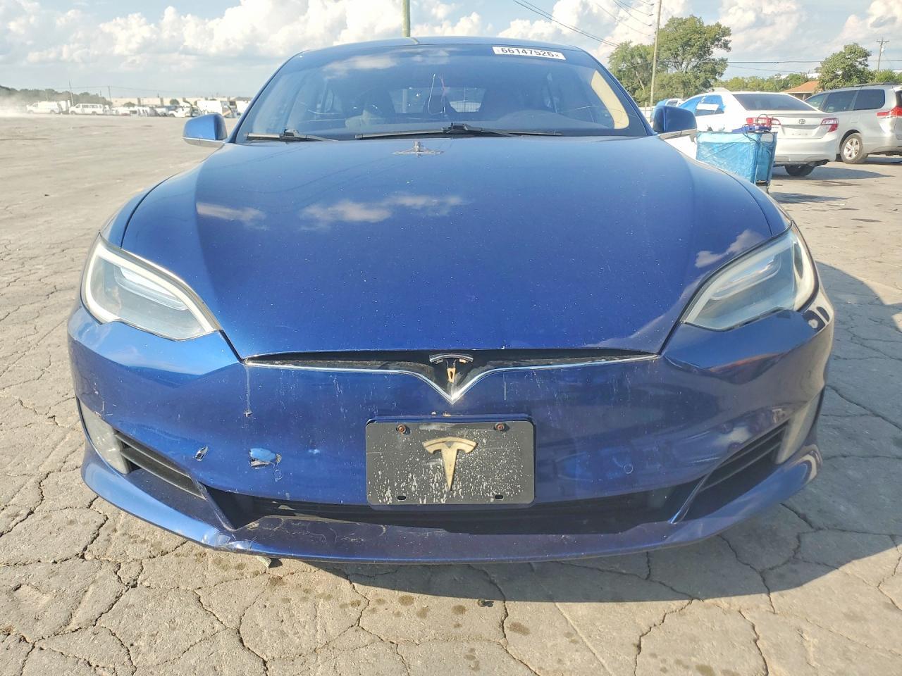 2016 Tesla Model S - Image 5